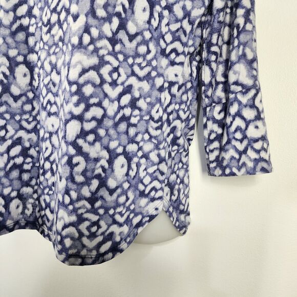 American Eagle Womens Top Size Small Petite Blue White Printed 3/4 Sleeve Hi Low - Picture 6 of 8